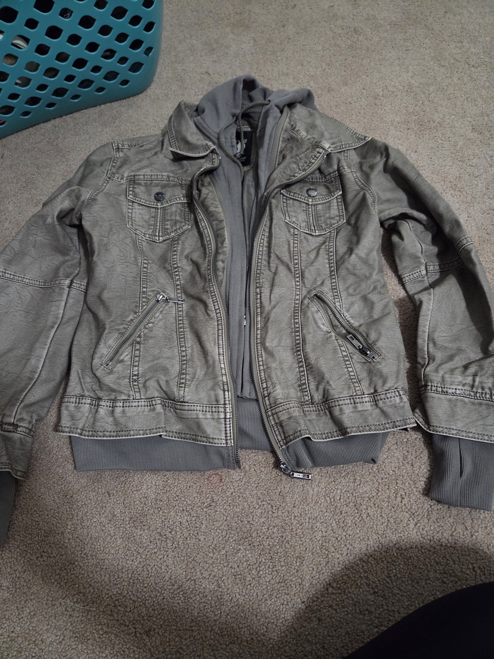 Woman's Lightweight Hooded Shirt Jacket in Gray